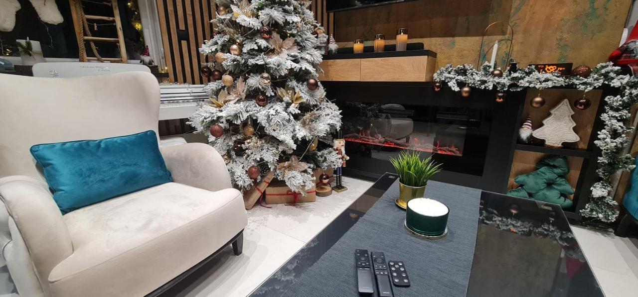 Design Apartment Platinium Spa Lux 5 Star "Havana" Completely Private Wellness & Spa Free Included Sauna & Jacuzzi & Salt Wall & Fire Place & 3D Ceilings & Business Wifi & Netflix & Keyless Code Entry & Full Smart App & Secure 2 Parking Place Ćuprija Kültér fotó