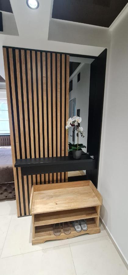 Design Apartment Platinium Spa Lux 5 Star "Havana" Completely Private Wellness & Spa Free Included Sauna & Jacuzzi & Salt Wall & Fire Place & 3D Ceilings & Business Wifi & Netflix & Keyless Code Entry & Full Smart App & Secure 2 Parking Place Ćuprija Kültér fotó