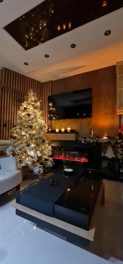 Design Apartment Platinium Spa Lux 5 Star "Havana" Completely Private Wellness & Spa Free Included Sauna & Jacuzzi & Salt Wall & Fire Place & 3D Ceilings & Business Wifi & Netflix & Keyless Code Entry & Full Smart App & Secure 2 Parking Place Ćuprija Kültér fotó