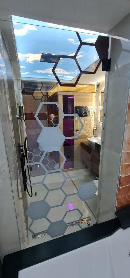 Design Apartment Platinium Spa Lux 5 Star "Havana" Completely Private Wellness & Spa Free Included Sauna & Jacuzzi & Salt Wall & Fire Place & 3D Ceilings & Business Wifi & Netflix & Keyless Code Entry & Full Smart App & Secure 2 Parking Place Ćuprija Kültér fotó